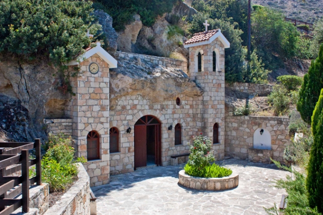 церковь Агиос Спиридонас Писсури